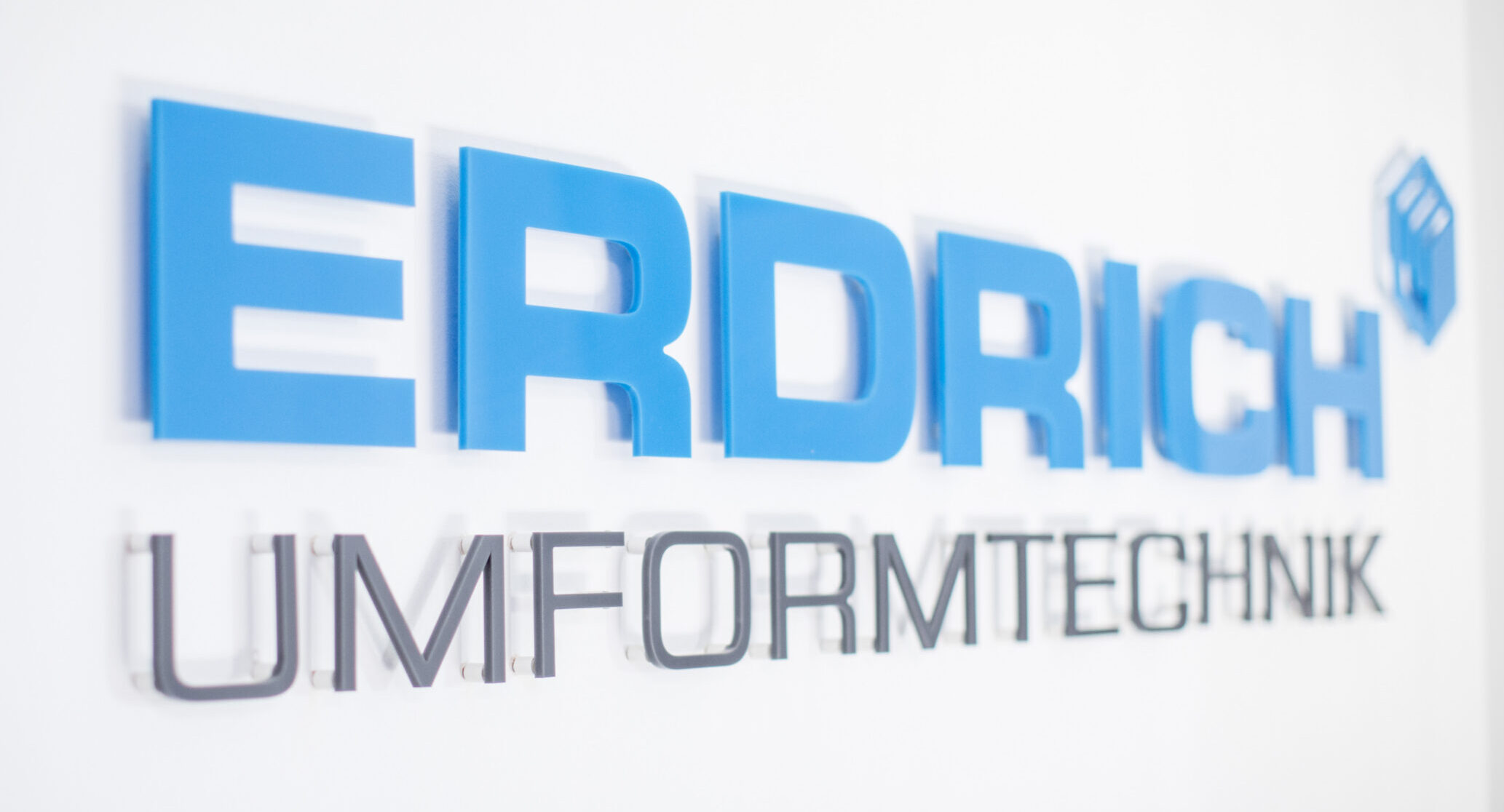 Downloads 4 Erdrich Umformtechnik Schriftzug